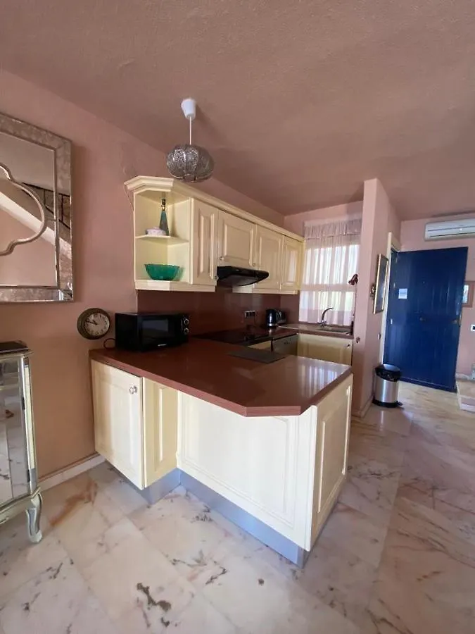Beachfront Apartment Calahonda Beach Sitio de Calahonda Spagna